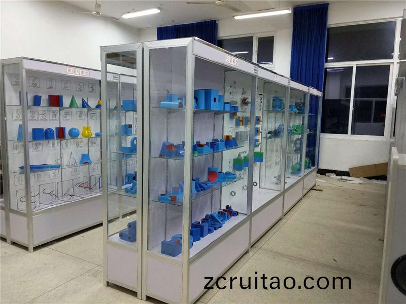 機(ji)械製(zhi)圖實(shi)訓(xun)室(shi)