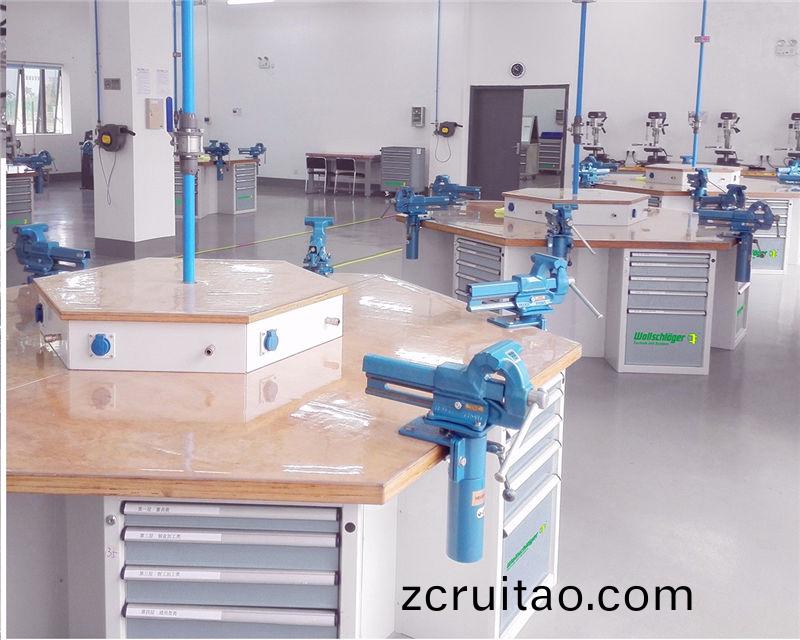 現代鉗工實(shi)訓室