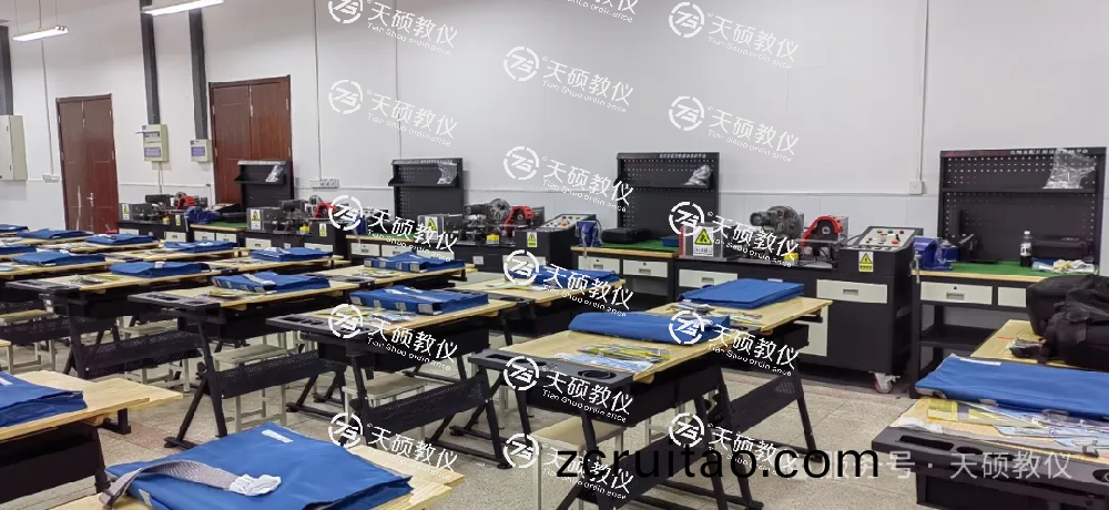 機械(xie)裝配(pei)技(ji)術、機械製(zhi)圖(tu)實(shi)訓室